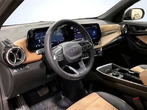 Used 2026 Chevrolet Equinox ACTIV w/ Convenience Package III image 14