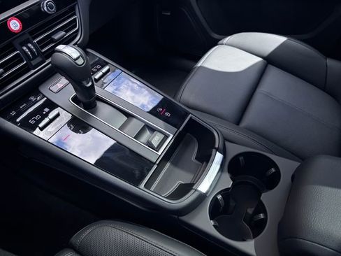 New 2026 Porsche Macan image 20