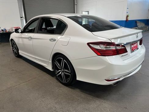 Used 2017 Honda Accord Sport image 5