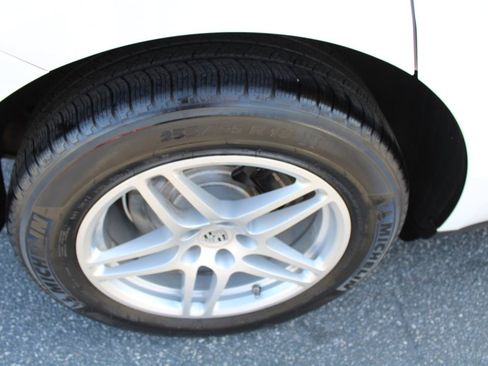 Used 2018 Porsche Macan image 23