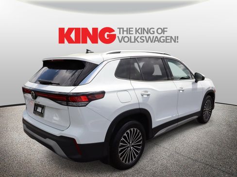 Used 2025 Volkswagen Tiguan S w/ 18" Wheel Package image 3