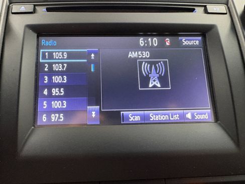 Used 2016 Toyota Camry SE FWD image 14