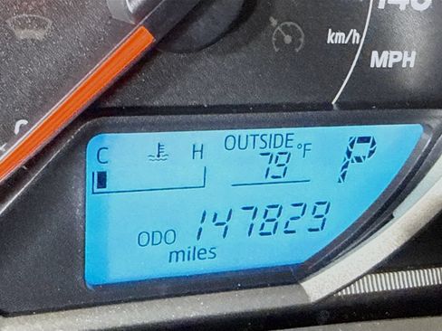 Used 2013 Toyota RAV4 XLE AWD/4WD image 4