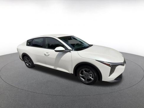 Used 2026 Kia K4 FWD image 2