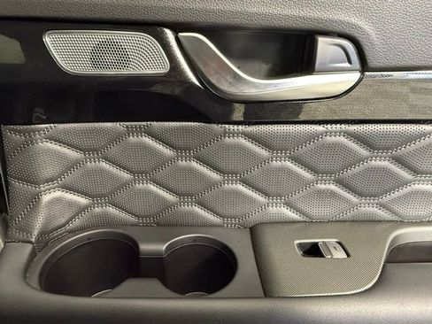 Used 2022 Hyundai Palisade Calligraphy image 32