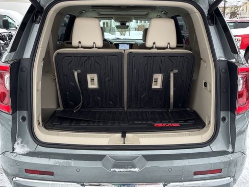 Used 2023 GMC Acadia Denali w/ Denali Technology Package image 7