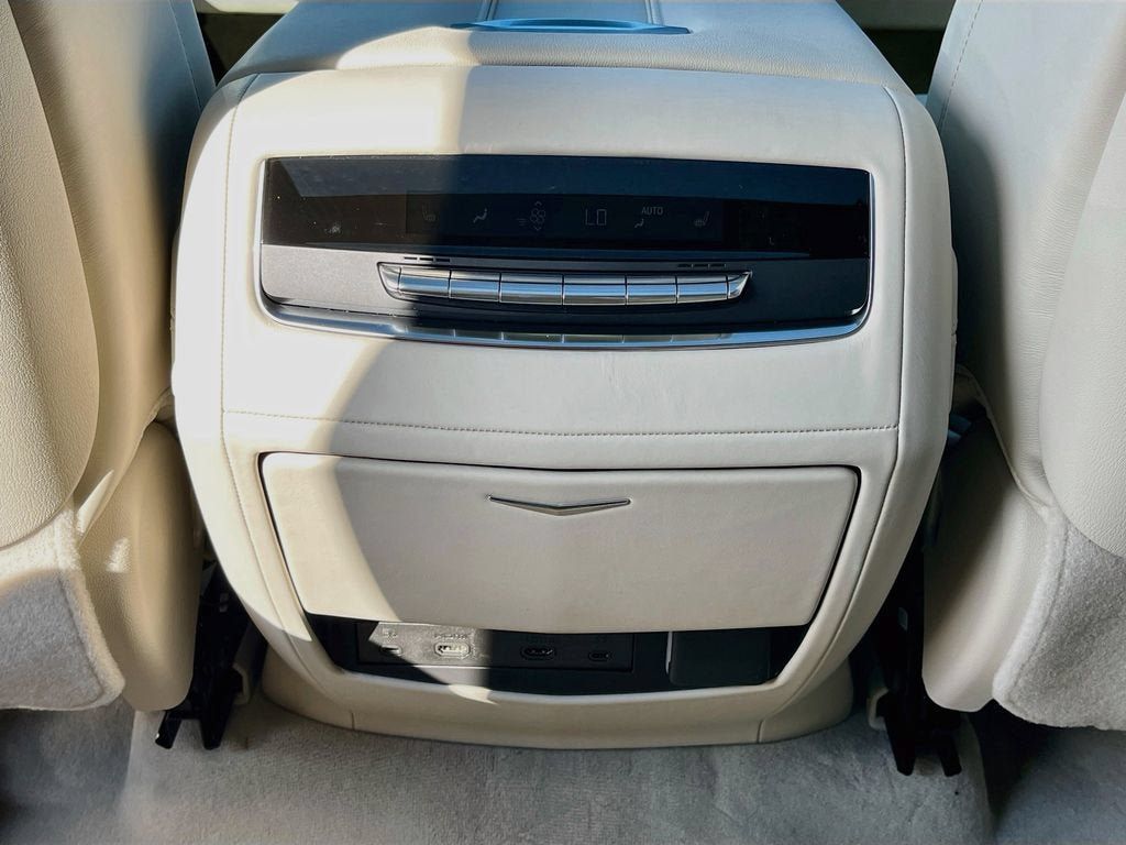 New 2026 Cadillac Escalade Platinum Luxury w/ LPO, Radiant Package AWD/4WD image 31