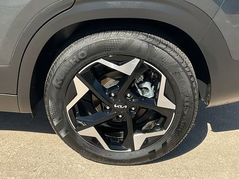Used 2025 Kia Seltos S image 8