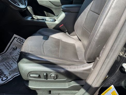Used 2020 Chevrolet Equinox LT w/ Midnight Edition AWD/4WD image 11