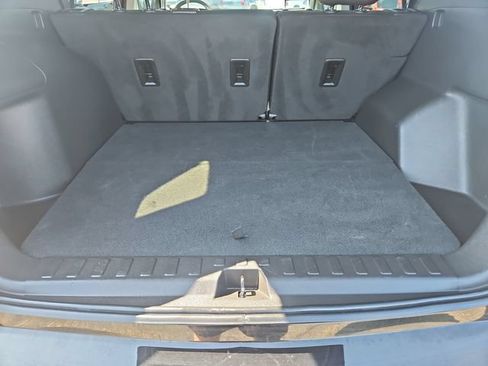 Used 2024 Chevrolet Equinox LS w/ LS Convenience Package FWD image 23