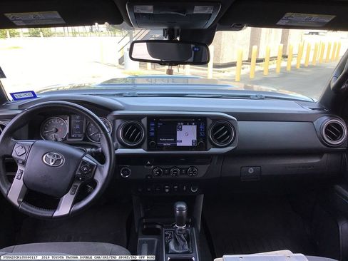Used 2018 Toyota Tacoma TRD Sport w/ Technology Package RWD image 12