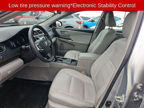 Used 2017 Toyota Camry XLE image 7