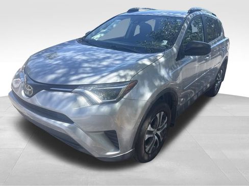 Used 2018 Toyota RAV4 LE w/ Carpet Mat Package AWD/4WD image 11