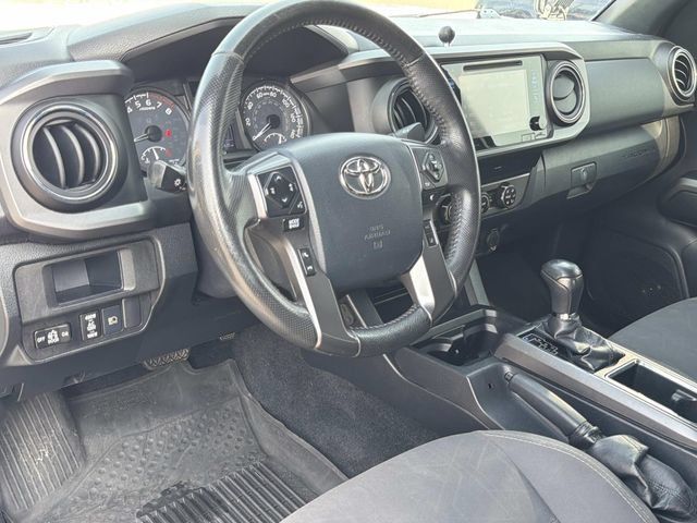 Used 2019 Toyota Tacoma TRD Off-Road AWD/4WD image 14