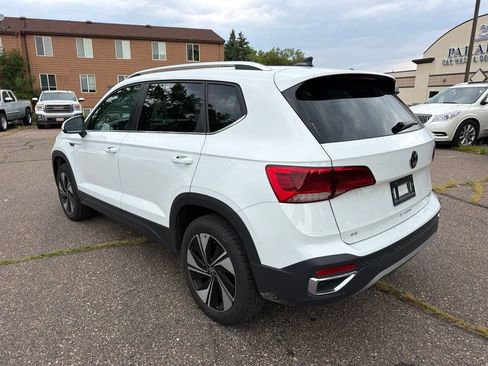 Used 2024 Volkswagen Taos SE AWD/4WD image 7