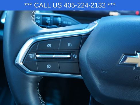 Used 2025 Chevrolet Traverse LT FWD image 34