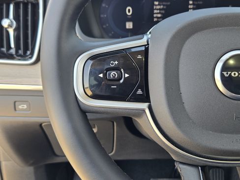 Certified 2025 Volvo XC90 B5 Core w/ Climate Package image 31