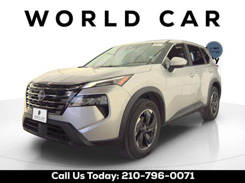 Used 2025 Nissan Rogue SV AWD/4WD image 4
