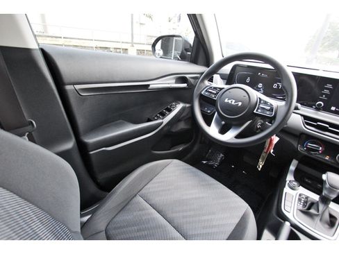 Used 2024 Kia Seltos LX AWD/4WD image 11
