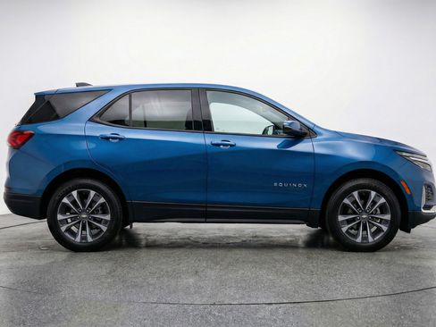 Used 2025 Chevrolet Equinox LT FWD image 11