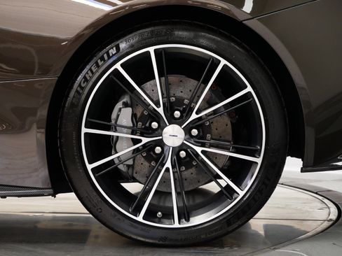 Used 2014 Aston Martin Vanquish Coupe image 11