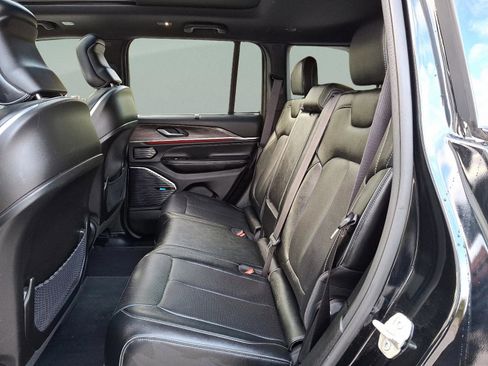 Used 2023 Jeep Grand Cherokee Overland w/ Luxury Tech Group IV image 10