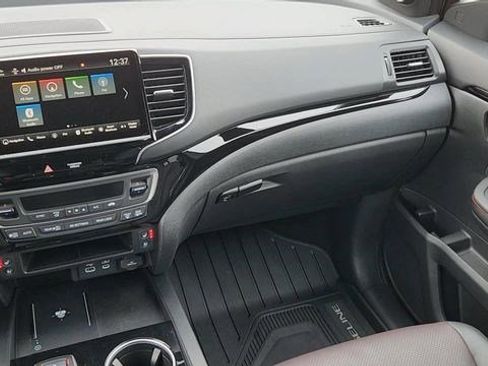 Used 2025 Honda Ridgeline Black Edition image 6