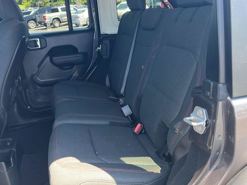 Used 2026 Jeep Wrangler Unlimited Rubicon AWD/4WD image 22