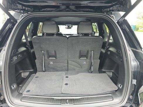 Used 2024 Jeep Grand Cherokee L Limited image 18