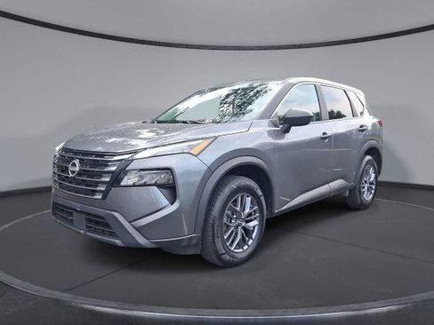 Used 2024 Nissan Rogue S AWD/4WD image 1