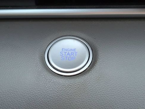 Certified 2025 Hyundai Elantra Sport FWD image 25