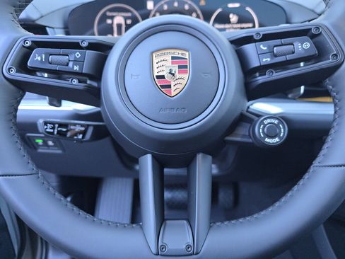 New 2026 Porsche Cayenne image 18