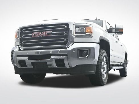 Used 2018 GMC Sierra 2500 SLT w/ Duramax Plus Package AWD/4WD image 32