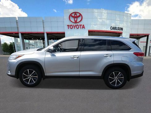 Certified 2019 Toyota Highlander XLE AWD/4WD image 7