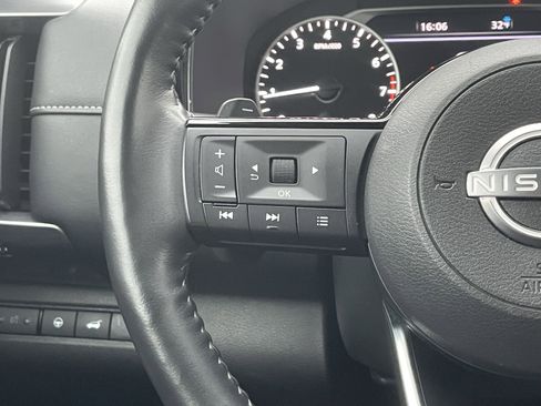 Used 2024 Nissan Pathfinder SL w/ SL Premium Package image 19