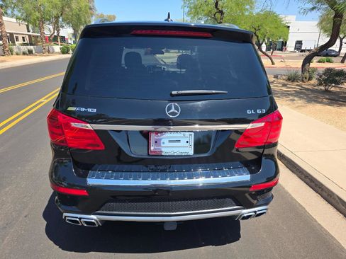 Used 2015 Mercedes-Benz GL 63 AMG 4MATIC image 19