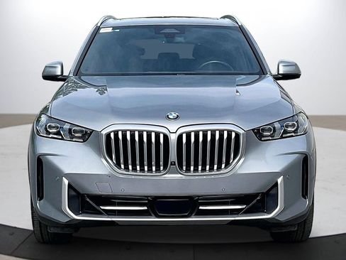 Used 2024 BMW X5 xDrive40i AWD/4WD image 3