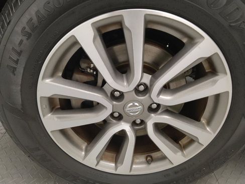 Used 2014 Nissan Pathfinder SV image 31