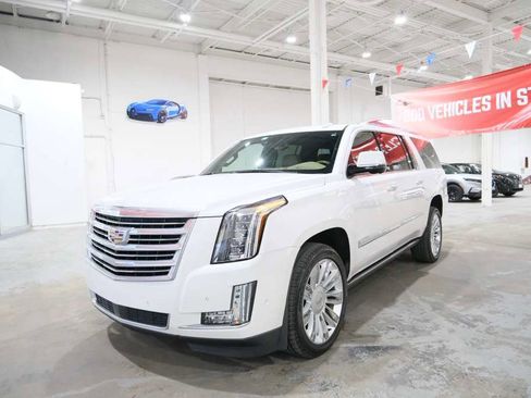 Used 2020 Cadillac Escalade ESV Platinum AWD/4WD image 4
