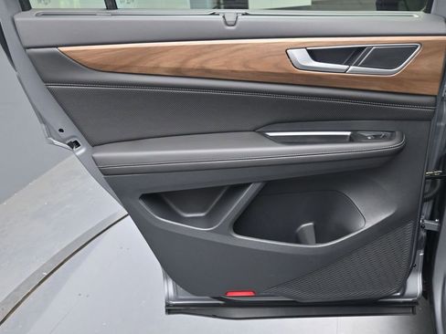 New 2026 Volkswagen Atlas SE FWD image 23