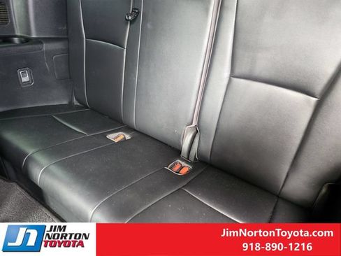 Used 2020 Toyota Highlander XLE FWD image 32