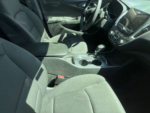 Certified 2022 Chevrolet Malibu LS FWD image 9