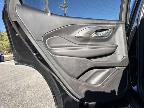 Used 2022 GMC Terrain SLT image 13