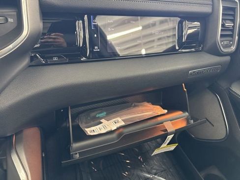 New 2026 RAM 1500 Laramie AWD/4WD image 42