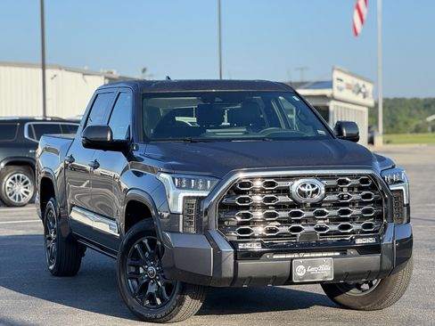 Used 2023 Toyota Tundra Platinum image 3