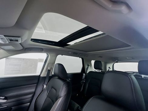 New 2026 Nissan Pathfinder SL image 19