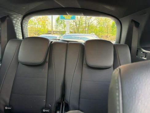 Used 2025 Mercedes-Benz GLS 450 4MATIC image 24