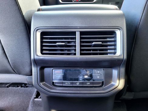 New 2026 Volkswagen Atlas Peak Edition image 11