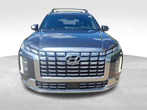 Used 2024 Hyundai Palisade Calligraphy FWD image 2