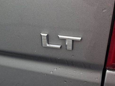 Used 2023 Chevrolet Silverado 1500 LT AWD/4WD image 31